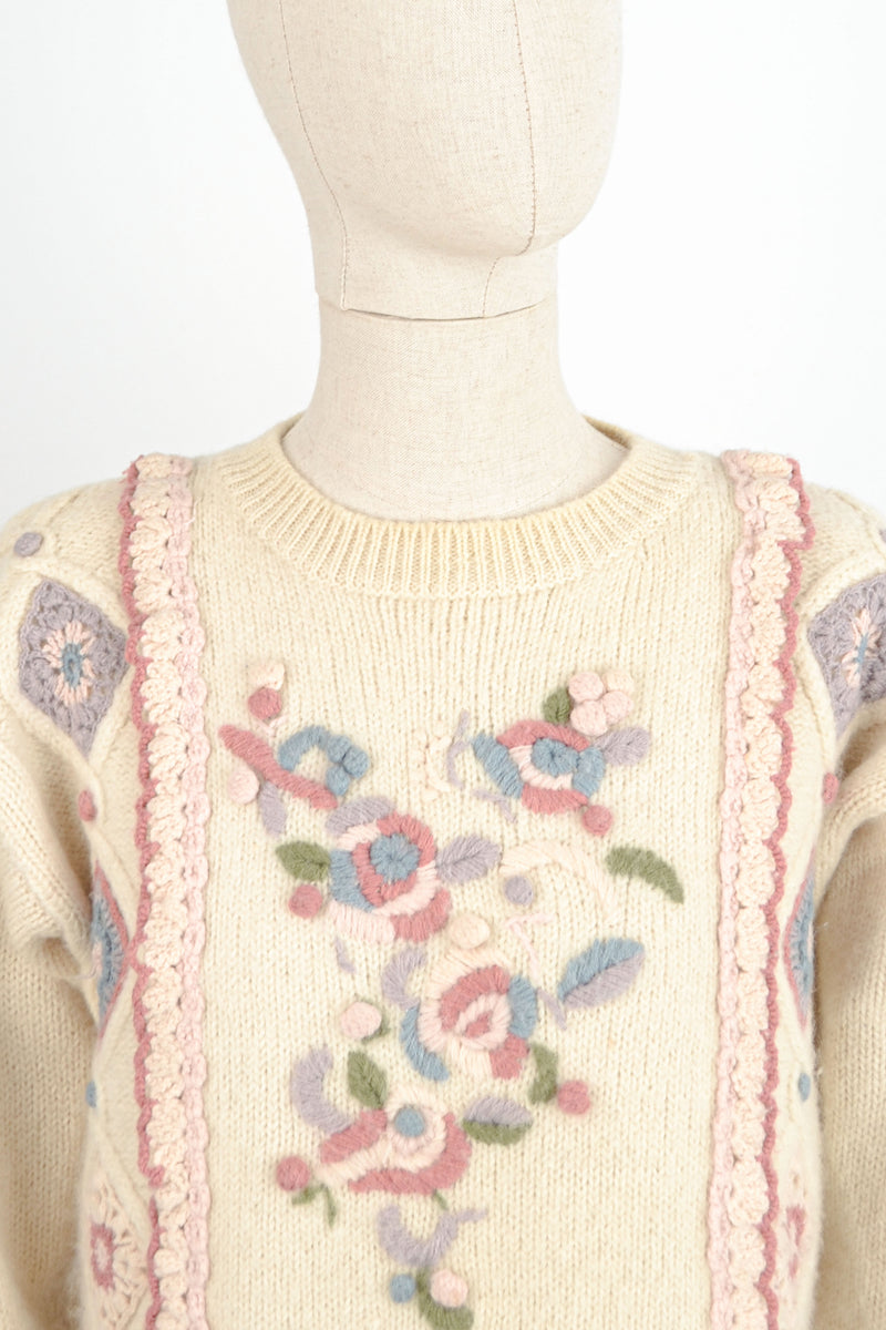 A DATE WITH SPRING - 1980s Vintage Wool Embroidered Jumper - Size S/M