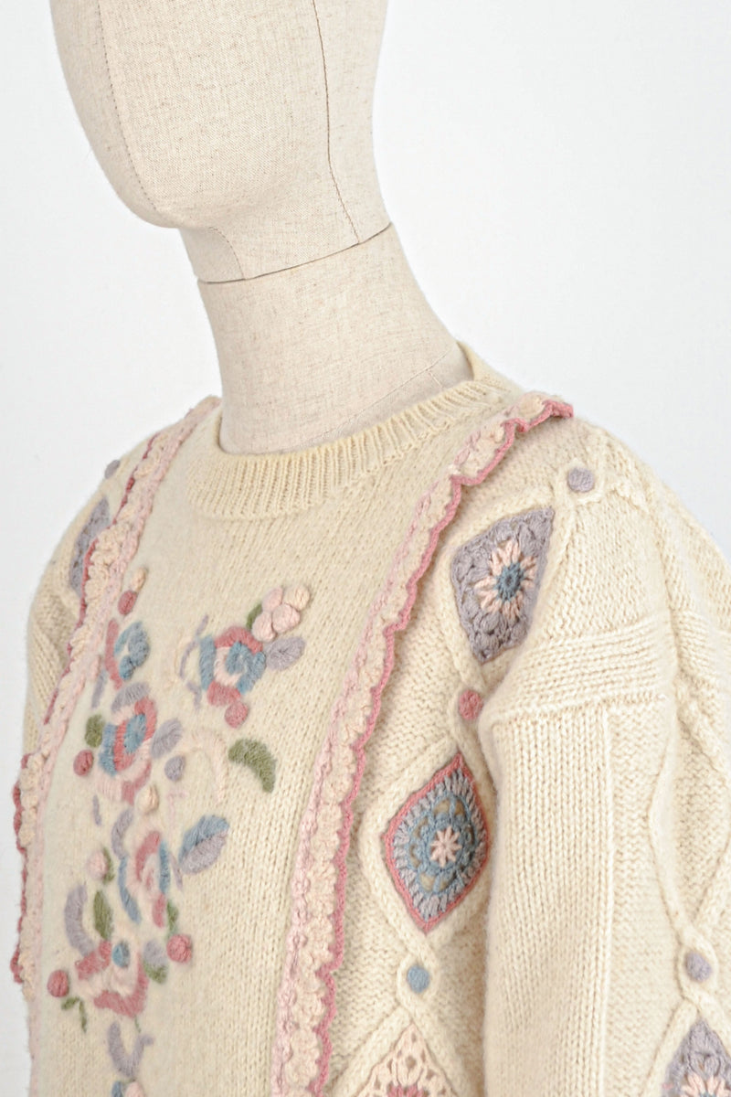 A DATE WITH SPRING - 1980s Vintage Wool Embroidered Jumper - Size S/M