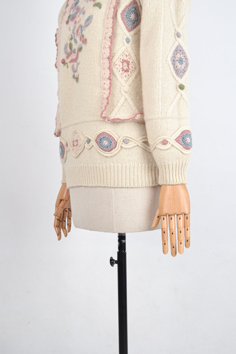 A DATE WITH SPRING - 1980s Vintage Wool Embroidered Jumper - Size S/M