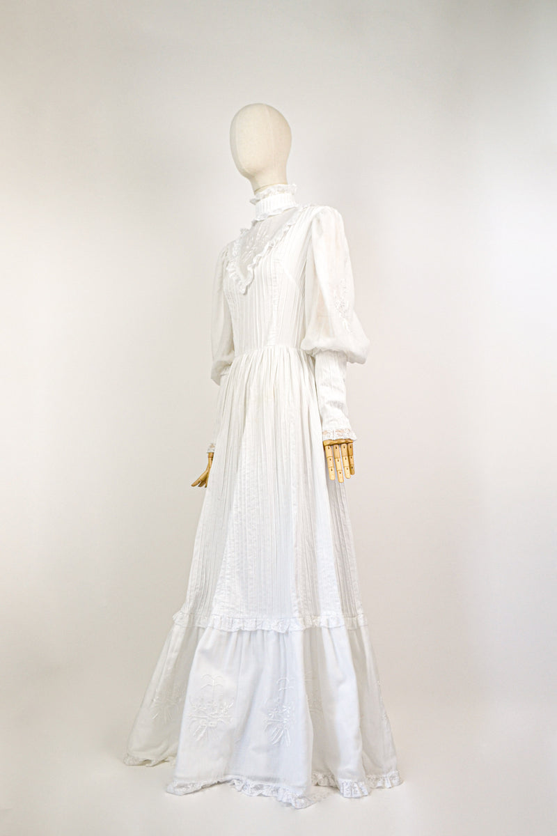 ANNABELLA - 1980s Vintage Embroidered Bridal Dress - Size M