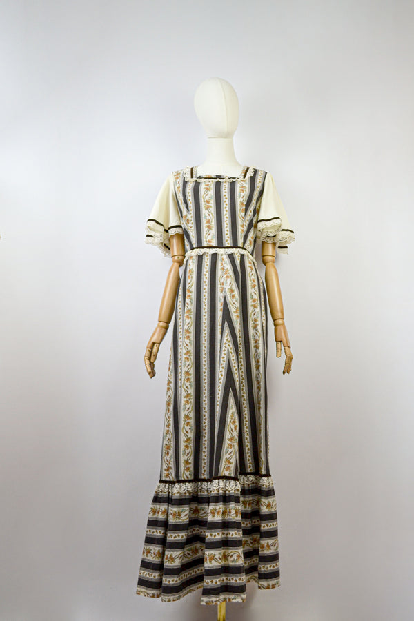 SEPIA - 1970s Vintage Autumnal Floral Prairie Dress - Size M