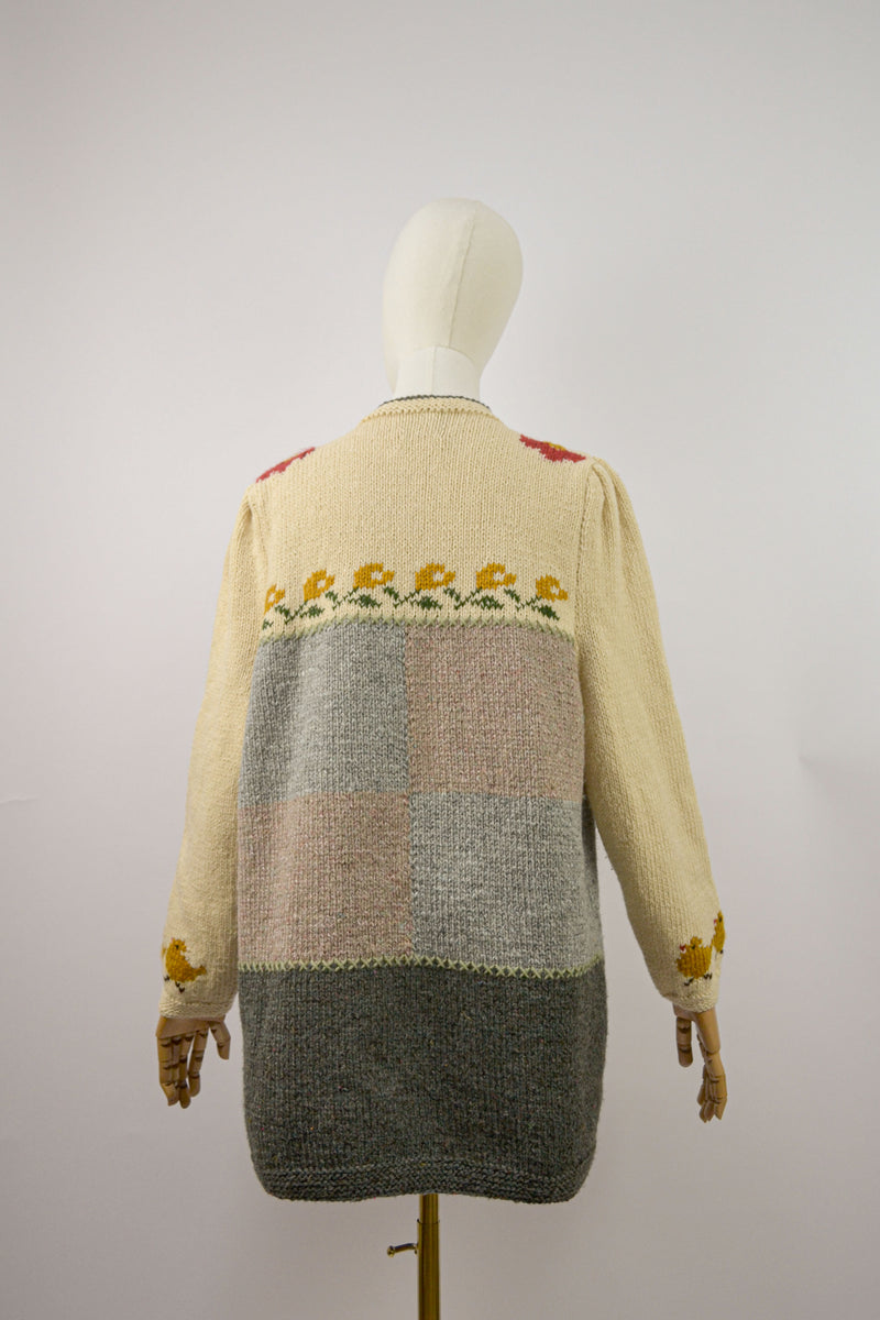 BARNYARD - 1980s Vintage Austrian Cardigan With A Farm Scenery - Size M/L