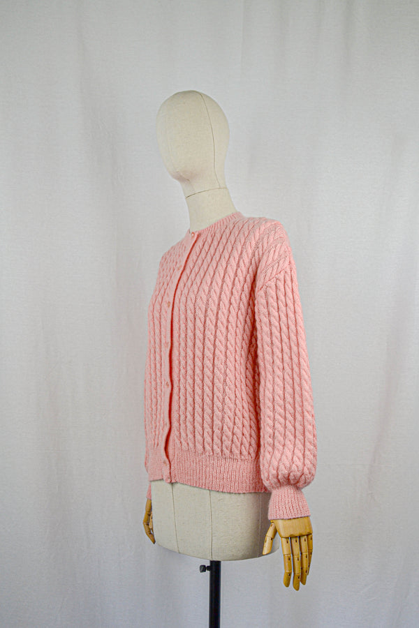 CORAL SUNSET - 1980s Vintage Cable Knit Coral Cardigan - Size S/M