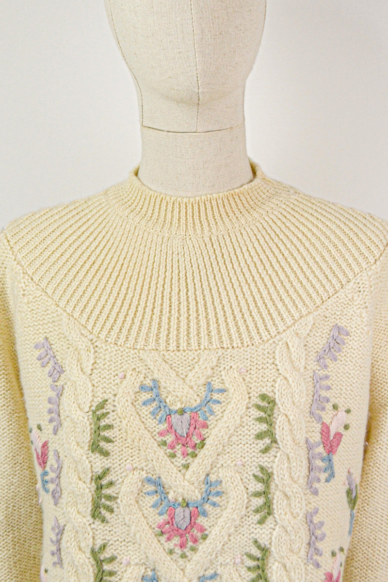 COUNTRY ROMANCE - 1980s Vintage Wool embroidered Jumper - Size S/M