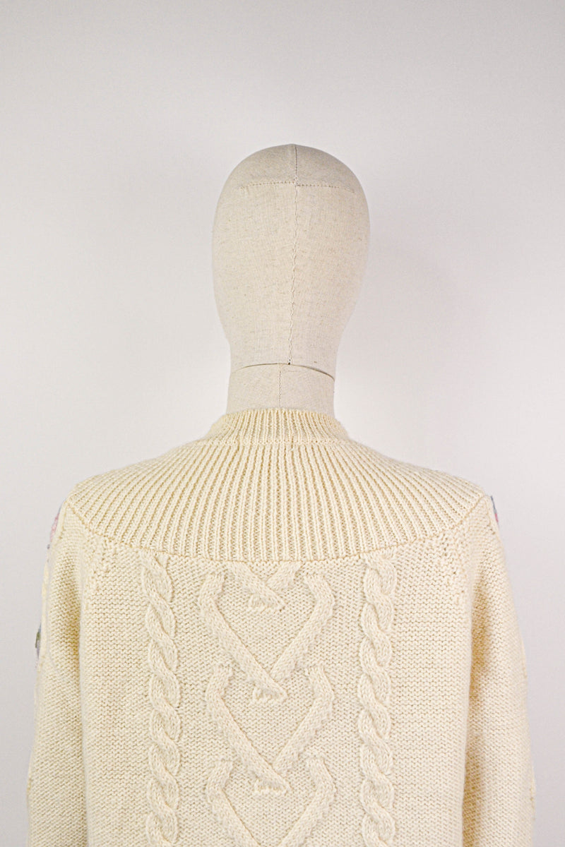 COUNTRY ROMANCE - 1980s Vintage Wool embroidered Jumper - Size S/M
