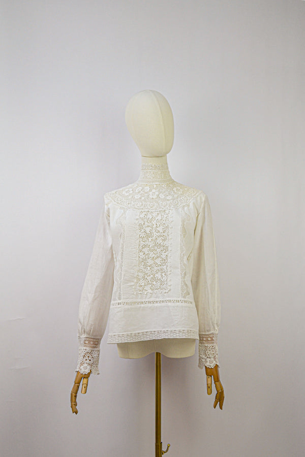 CREME DE LA CREME - Antique Cotton Lace Blouse - Size S