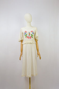 DIANTHUS - 1970s Vintage Floral Embroidered Crinkled Cotton Dress - S/M