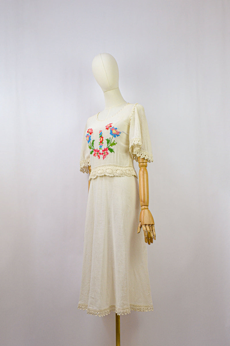 DIANTHUS - 1970s Vintage Floral Embroidered Crinkled Cotton Dress - S/M