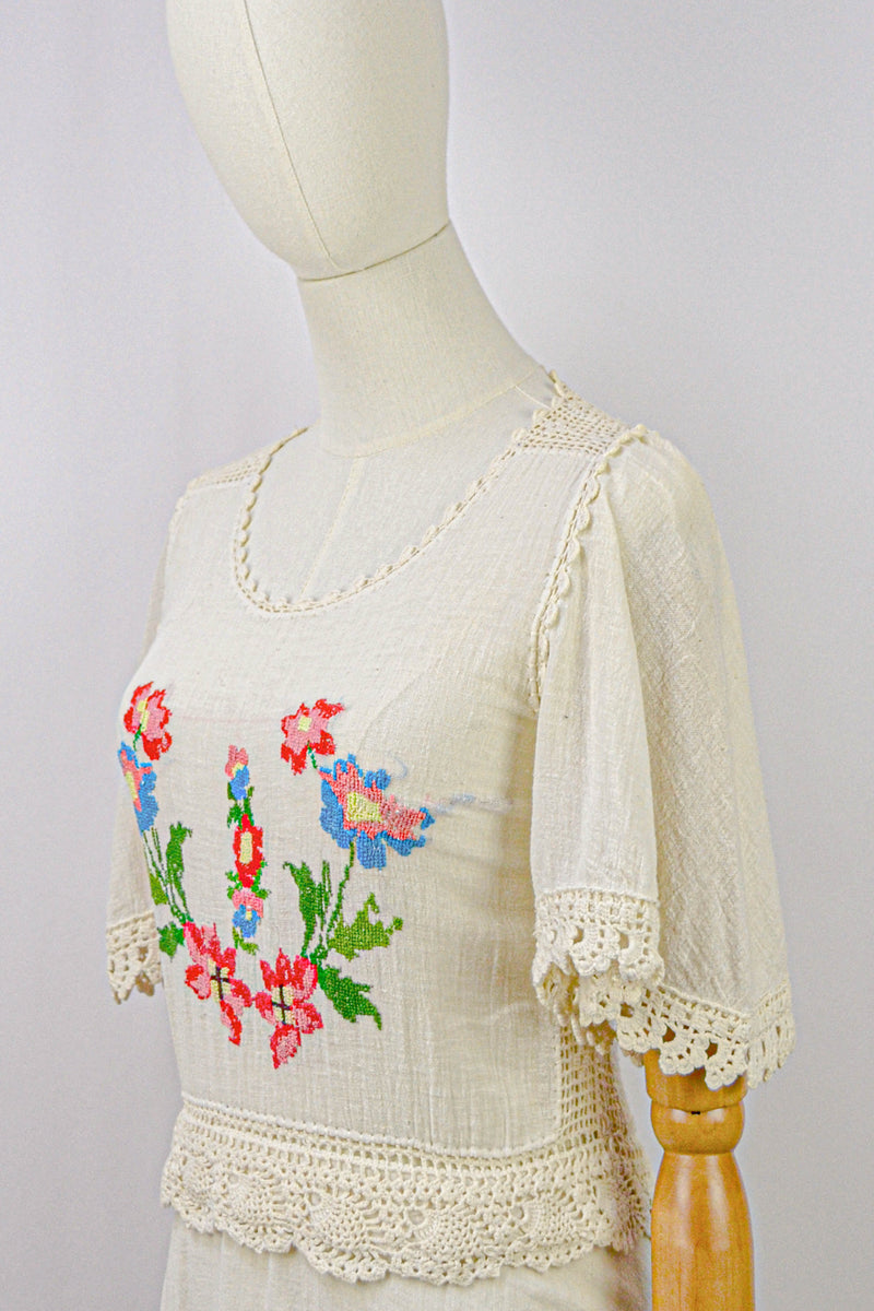 DIANTHUS - 1970s Vintage Floral Embroidered Crinkled Cotton Dress - S/M