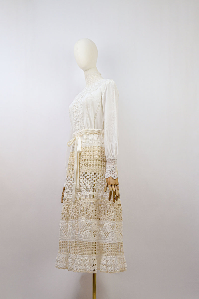 DREAMY GARDENIA - 1990s Vintage Crochet Skirt - Size S/M