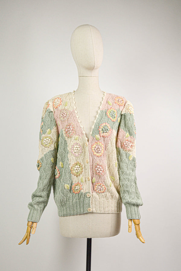 ELDERWOOD - 1980s Vintage Austrian handmade edelweiss embroidered cardigan - Size S/M