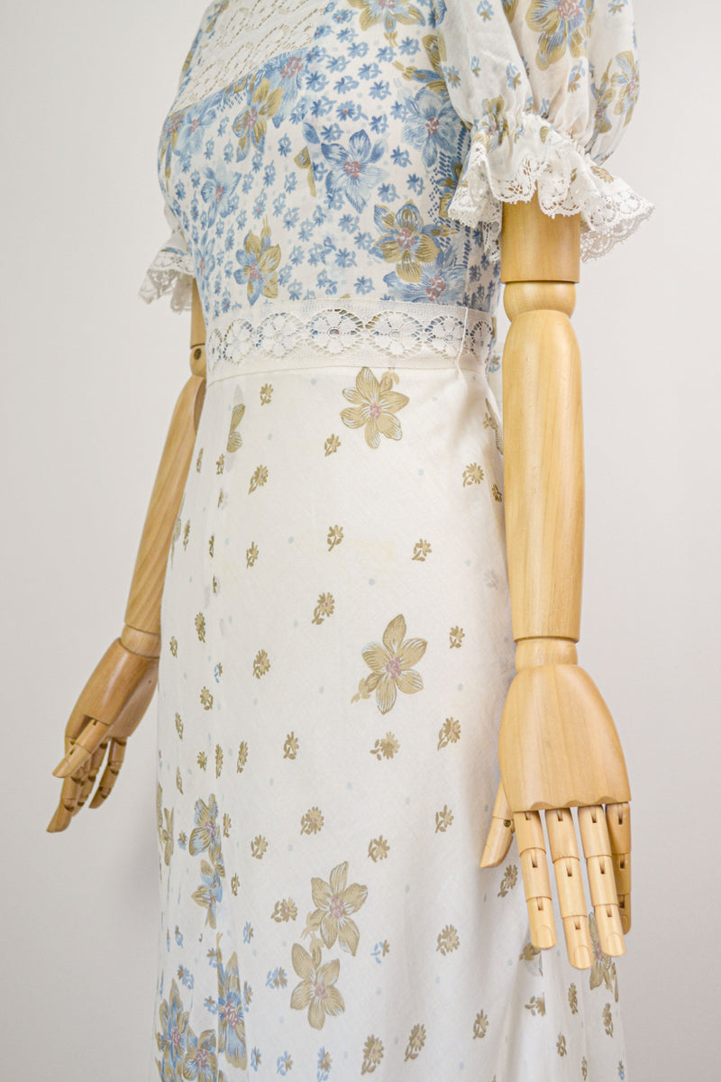 ELEGANT WHISPER - 1970s Vintage Prairie Dress - Size XS/S