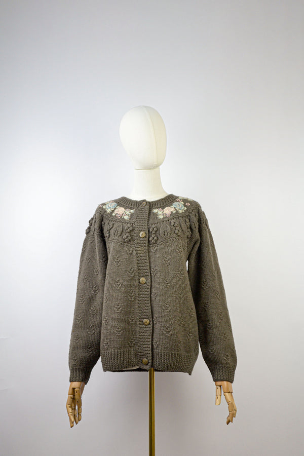 FALL IN BLOOM - 1990s Vintage Brown Embroidered Wool Cardigan - Size S/M