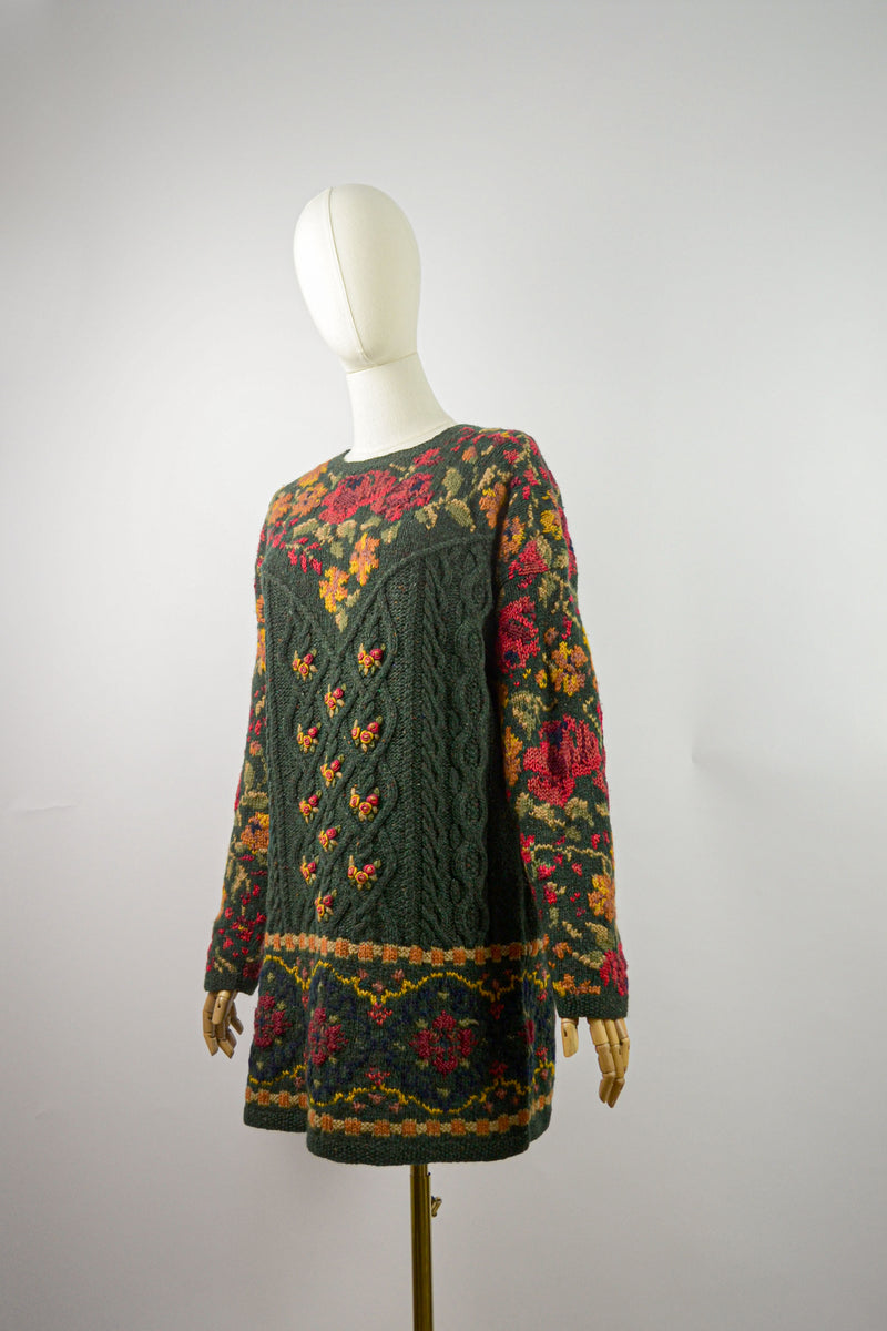 FLORAL BLISS -  1990s Vintage Laura Ashley Embroidered jumper - Size M/L