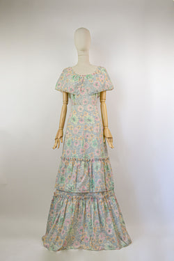 FLOWERS IN SPRING - 1970s Vintage floral cotton prairie dress- Size M