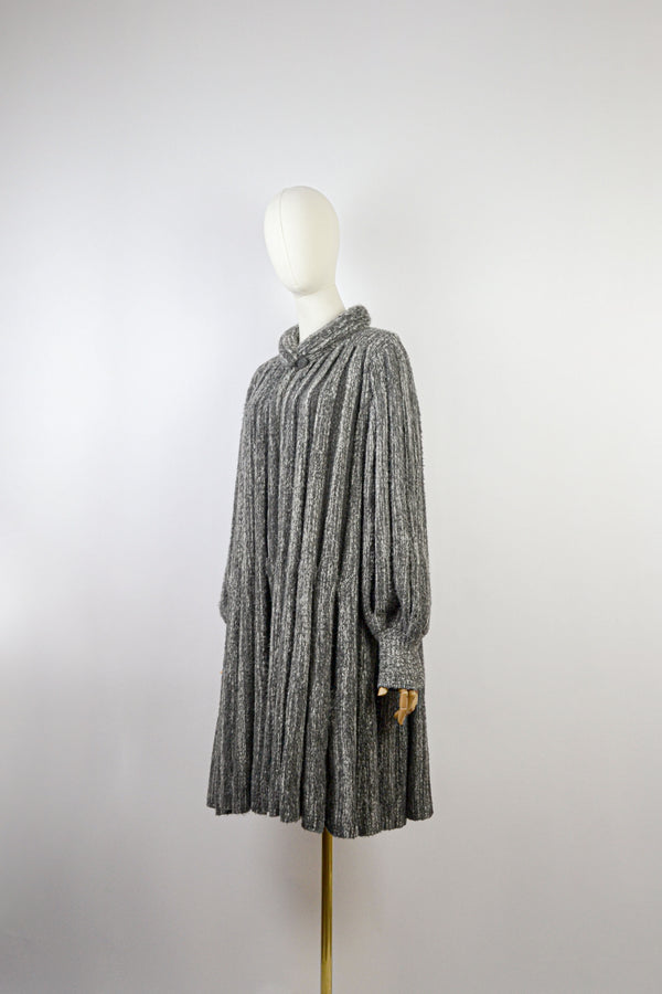 GNATCATCHER - 1980s Vintage and Rare Mary Farrin Anthracite Coatigan - Free Size