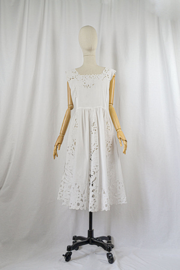 GRACE - 1950s Vintage Ivory Floral Cut-out Dress - Size M/L