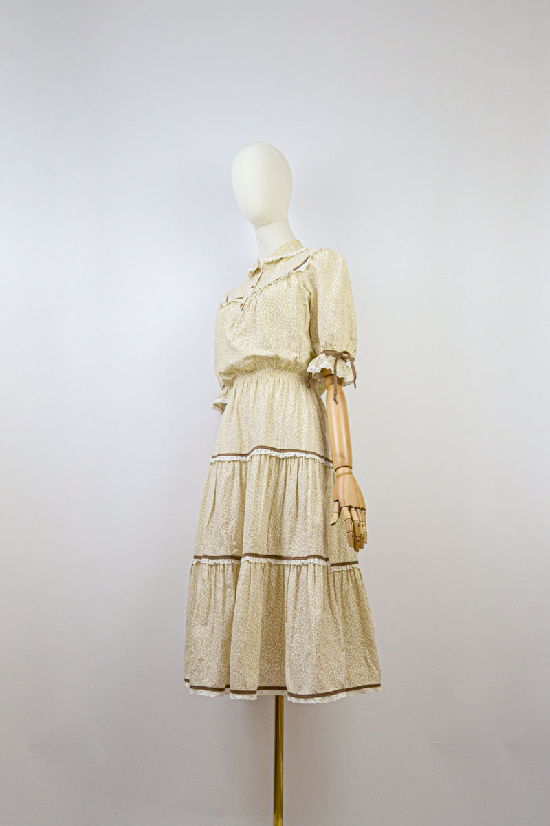 HELENIUM - 1970s Vintage Cotton Autumn Floral Prairie Dress - Size S/M