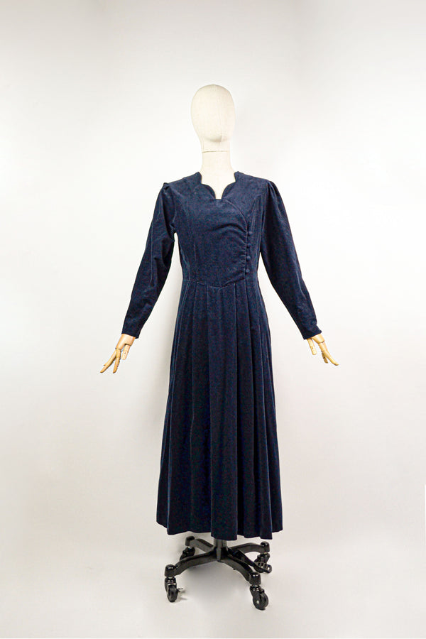 LADY CORDUROY - 1980s Vintage Navy Corduroy Laura Ashley Prairie Dress - Size M