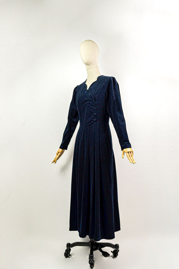 LADY CORDUROY - 1980s Vintage Navy Corduroy Laura Ashley Prairie Dress - Size M