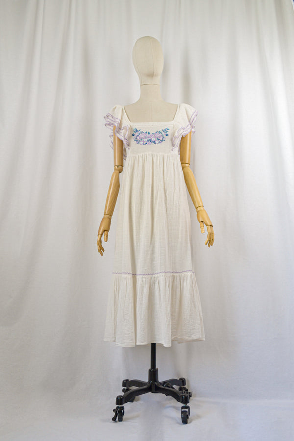 LAVENDER BLUSH - 1970s Vintage Cheesecloth Cotton Embriedered Dress - Size S/M