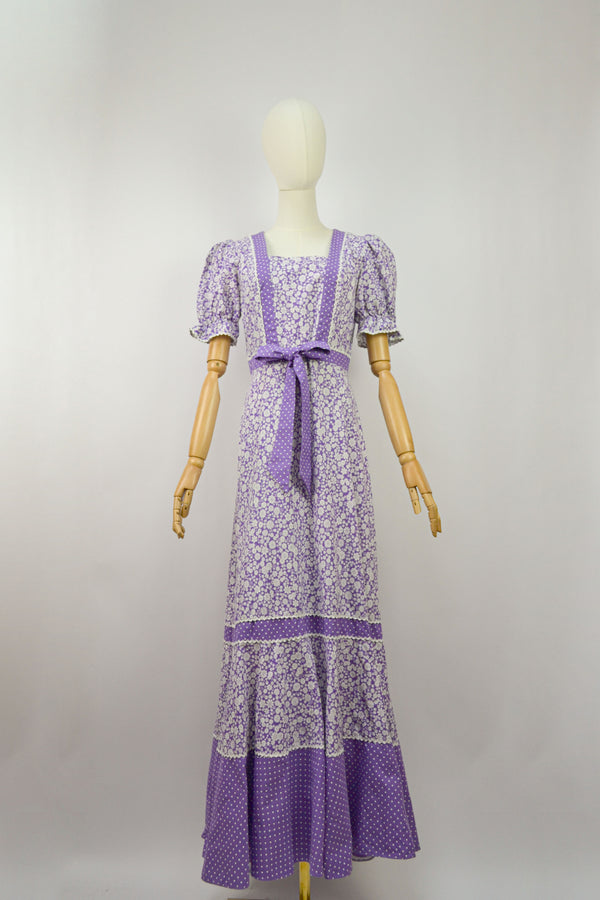 LILAC - 1970s Vintage Floral and Polka Dots Prairie Dress - Size S/M