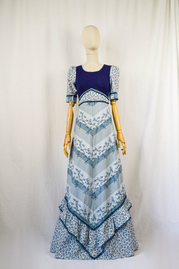MARY LOU - 1970s Vintage C&A Blue Prairie Dress - Size S