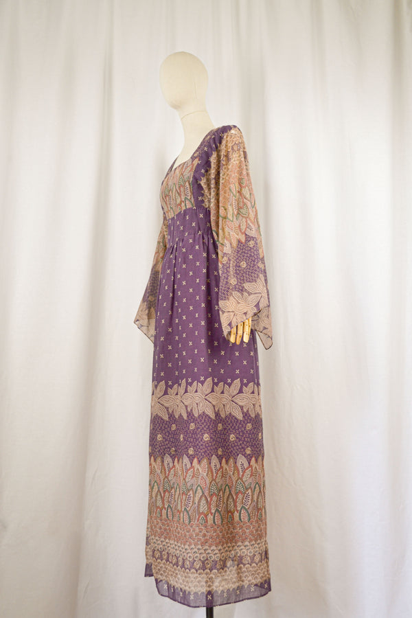 MAUVE MAGIE - 1970s Vintage Laura Phillips  Paisley Prairie Maxi Dress - Size L