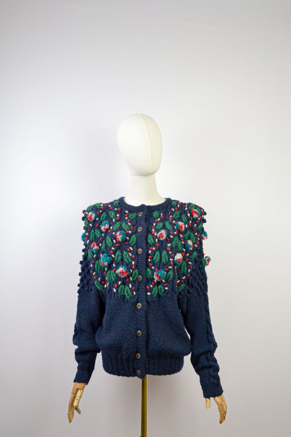 MISTLETOE - 1980s Vintage and Rare Embroidered Wolkenstricker Austrian Cardigan - Size M/L