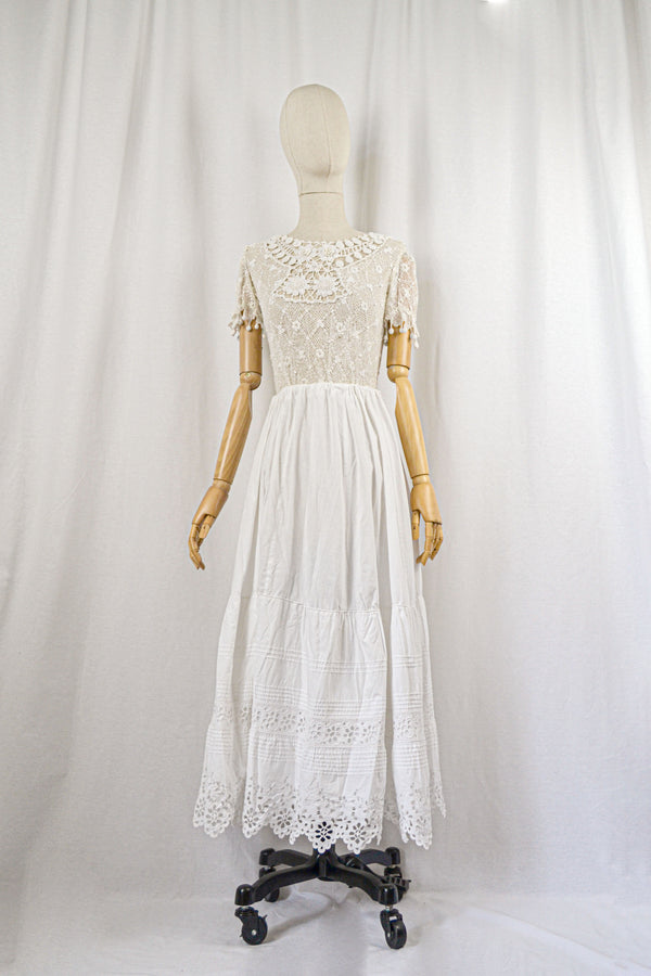 MOONFLOWER - 1900s Antique Edwardian Cotton Floral Cut-out Petticoat - Size M/L