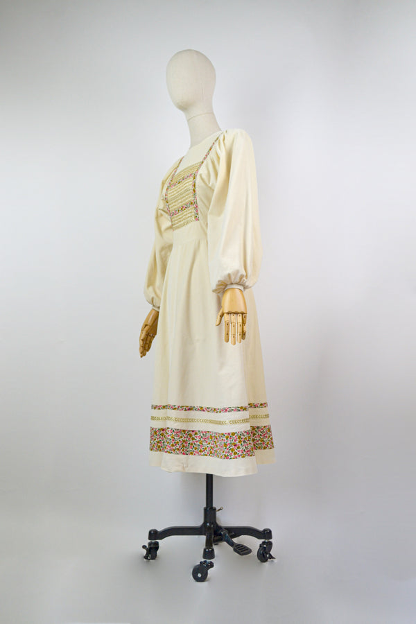 FIRECRACKER - 1970s Vintage Lucie Linden Cream Corduroy Dress - Size S