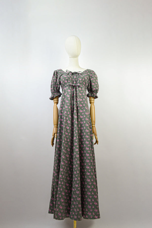 NERINE - Late 1960s early 1970s Vintage Laura Ashley Ditsy floral Prairie Dress - Size M