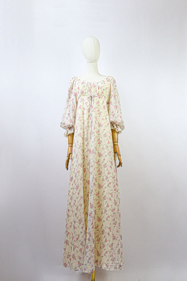 PERFUMERY - 1970s Vintage Kati At Laura Phillips Soft Floral Prairie Dress - Size M