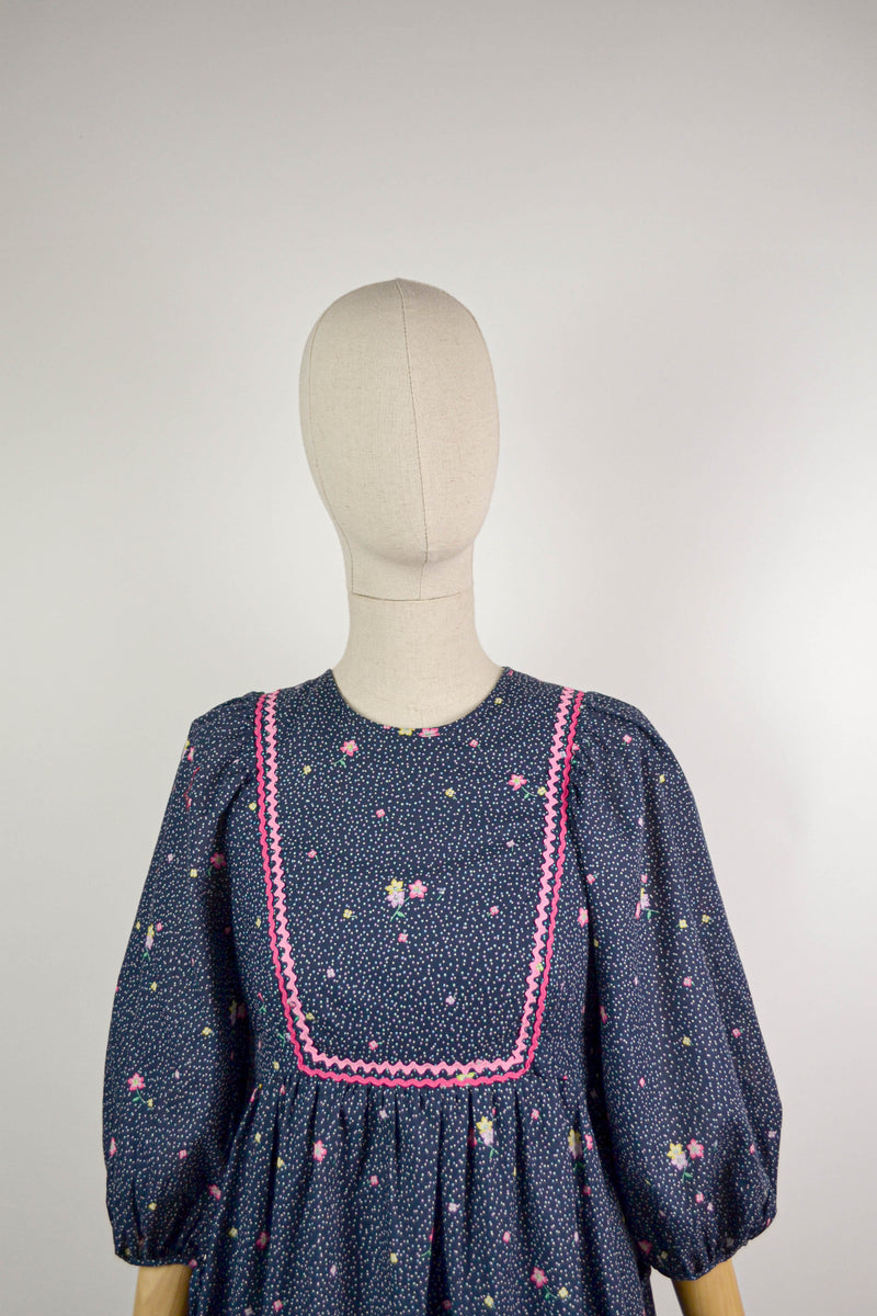PETALS AT DAWN - 1970s Vintage Vera Mont Navy Floral Prairie Dress - Size S/M