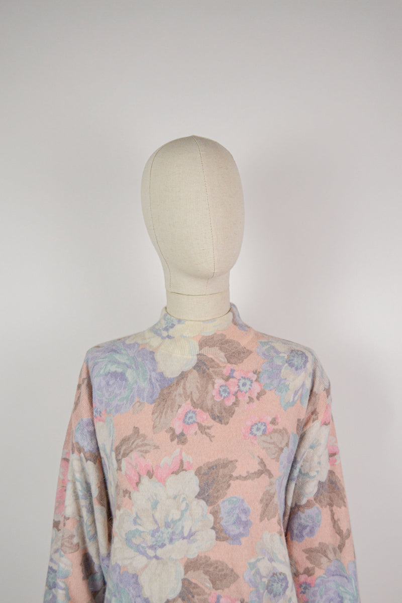 PETALS BREEZE  - 1980s Vintage Pastel Floral Angora Jumper - Size S/M