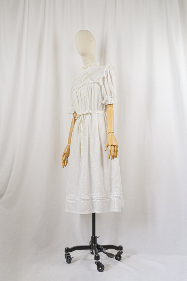 PORCELAIN - 1970s Vintage  René Derhy Embroidered Cotton Dress - Size S/M