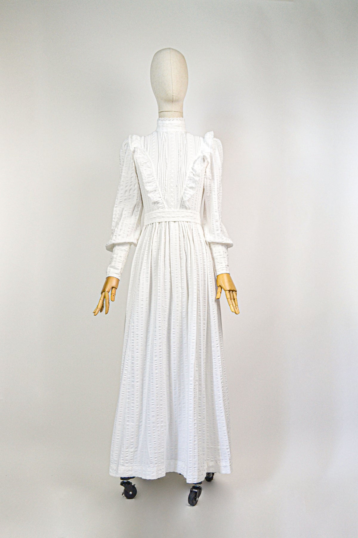 Buy Handpicked Vintage Dresses - Wanderlust Vintage