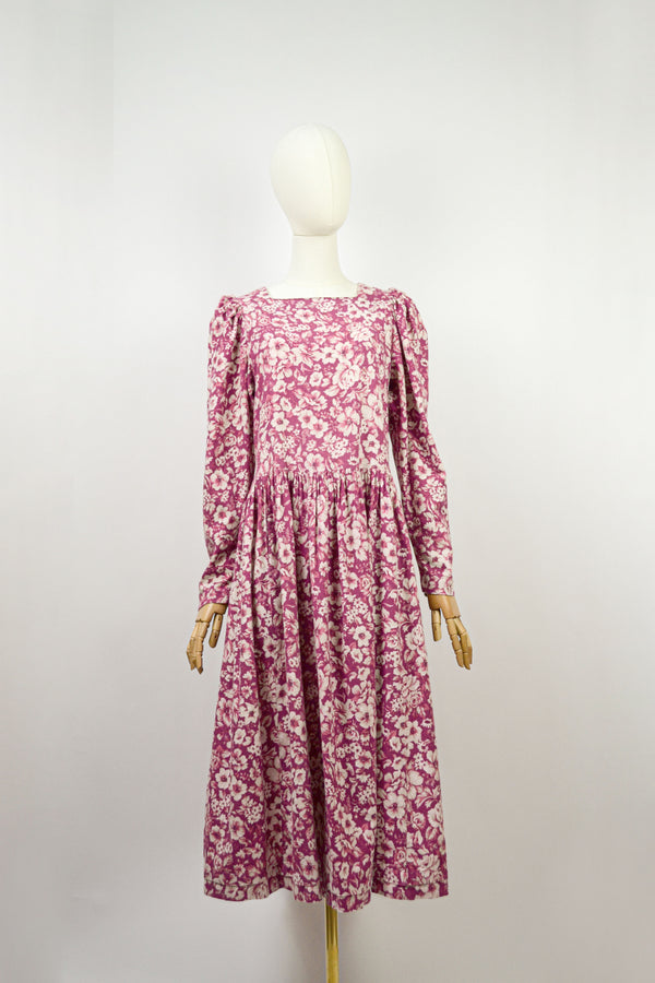 ROSE VIOLET - 1980s Vintage Laura Ashley Floral Prairie Dress - Size M/L