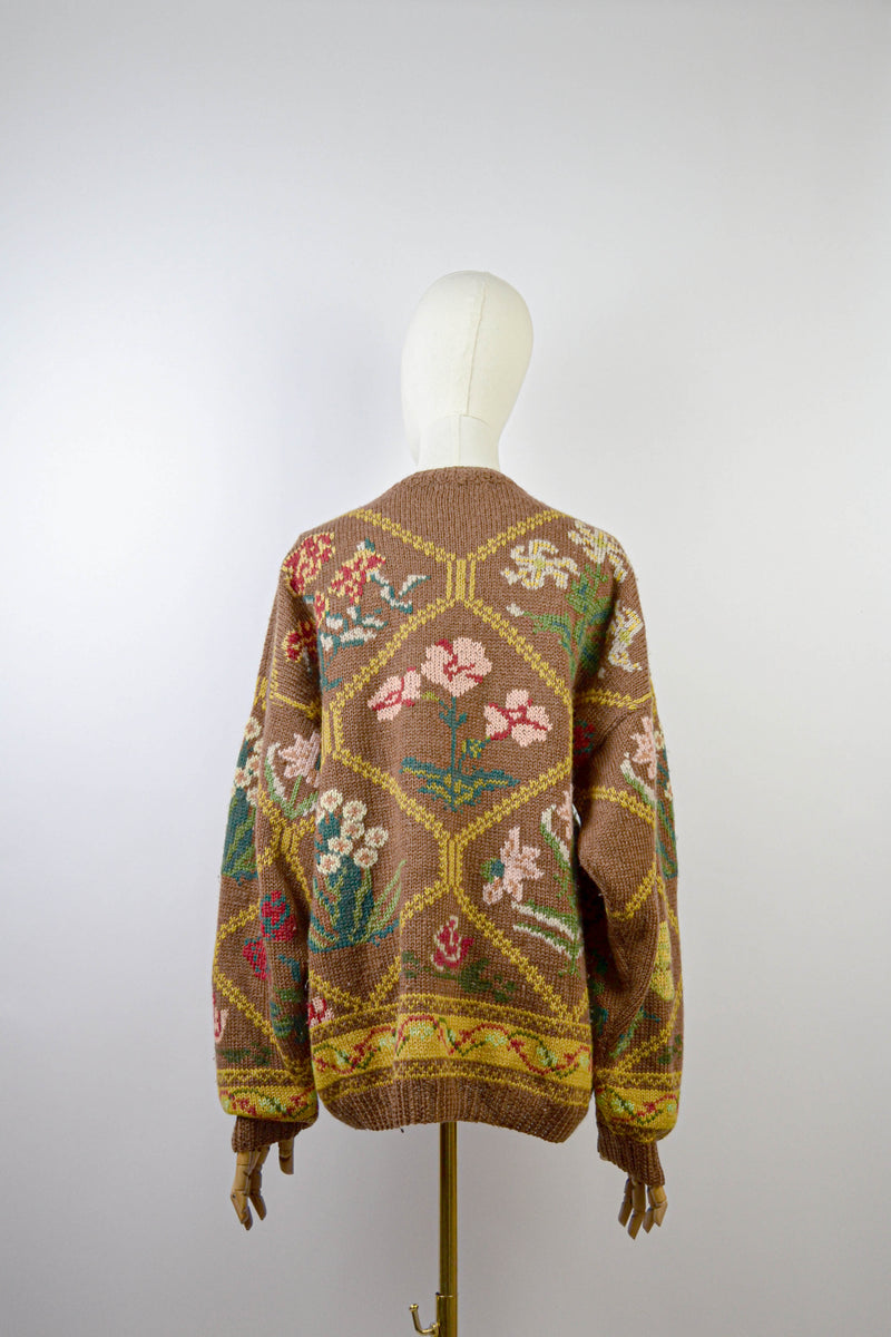 RUSTIC FLORAL - 1980s Vintage Wool Brown Autumn Floral Jumper - Size M/L
