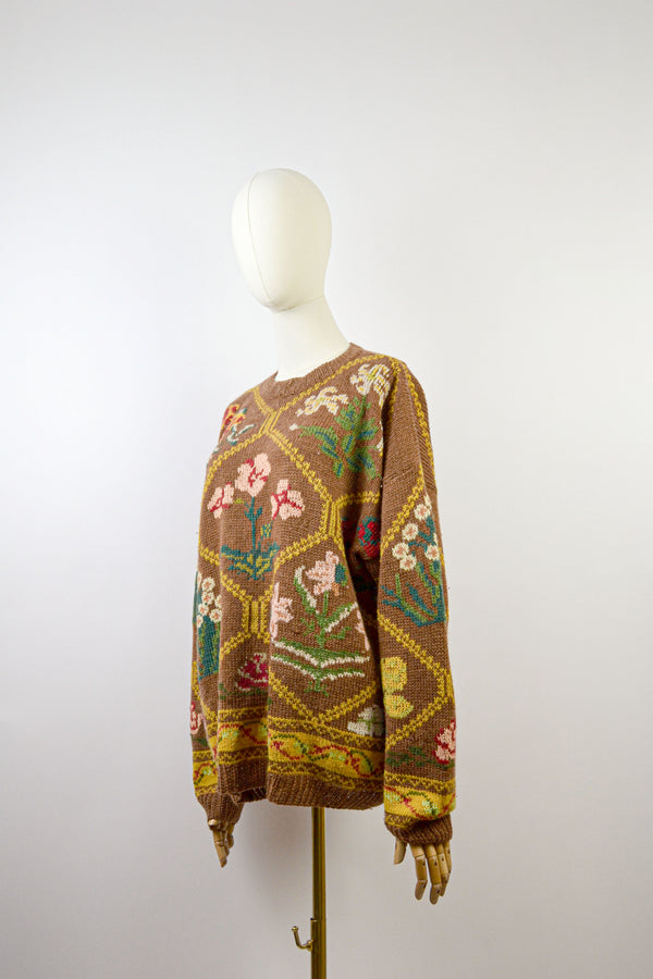 RUSTIC FLORAL - 1980s Vintage Wool Brown Autumn Floral Jumper - Size M/L