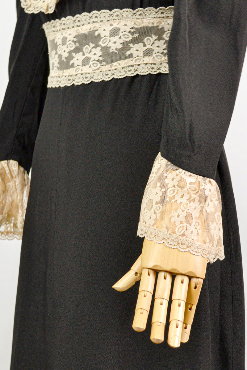 SENTIMENTS - 1970s Vintage Lace Collar Black Dress - Size M