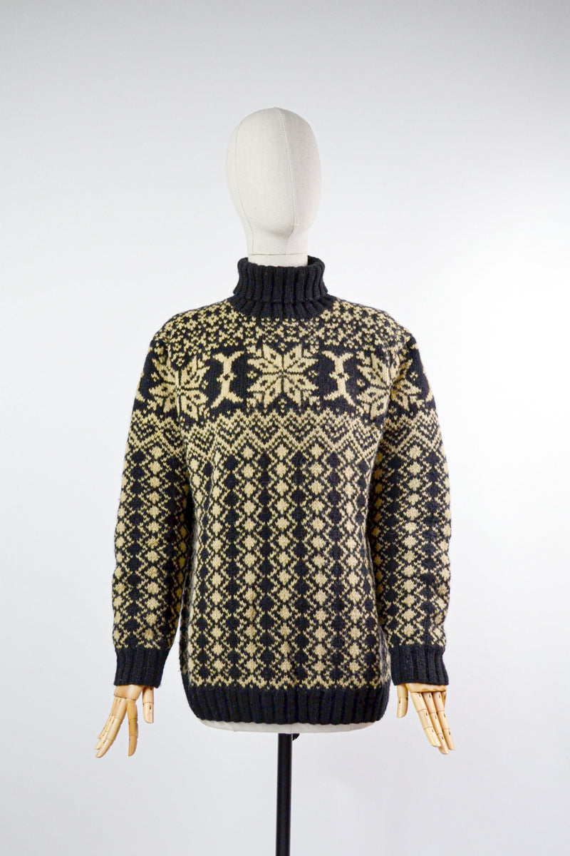 SNOWFLAKES -  1980s Vintage Ralph Lauren Fair Isle Black and Cream Jumper - Size S/M