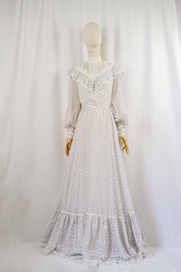 SWEET DREAMS - 1970s Vintage Gunne Sax Ditsy Floral Prairie Dress - Size S/M