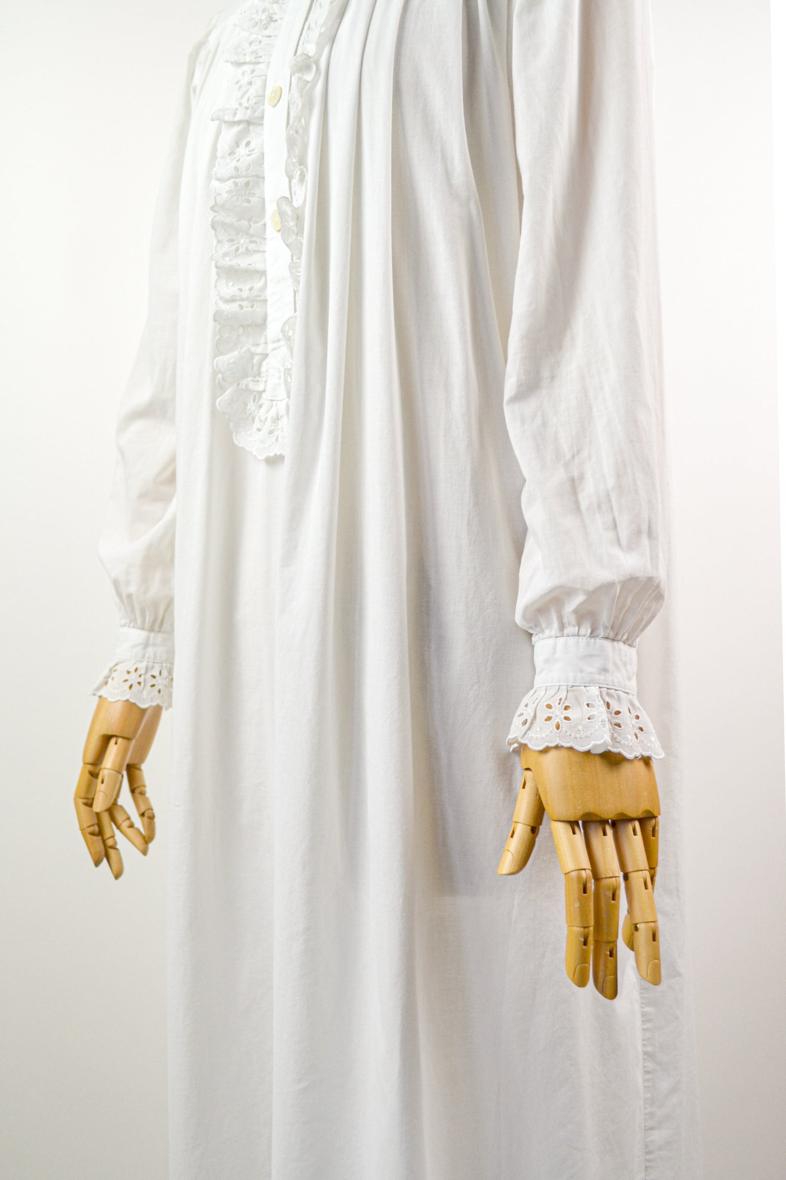 SWEETHEART - 1980s Vintage Laura Ashley Crisp White Cotton Dress