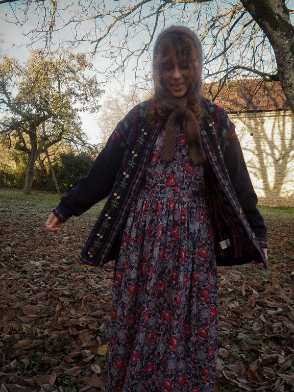 BERRY FABLE - 1980s Vintage Berries Novelty Wool Cardigan- Size M/L