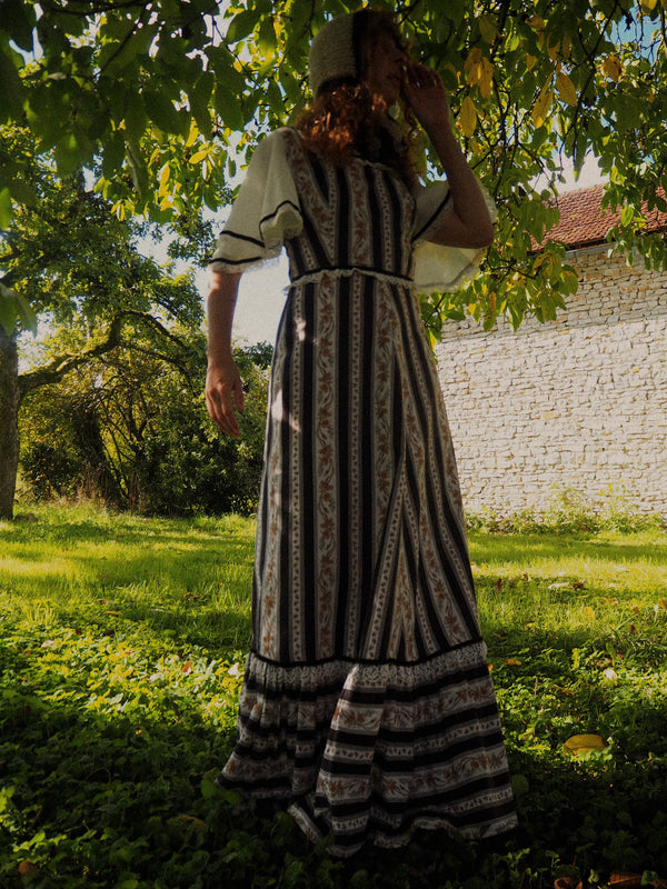 SEPIA - 1970s Vintage Autumnal Floral Prairie Dress - Size M