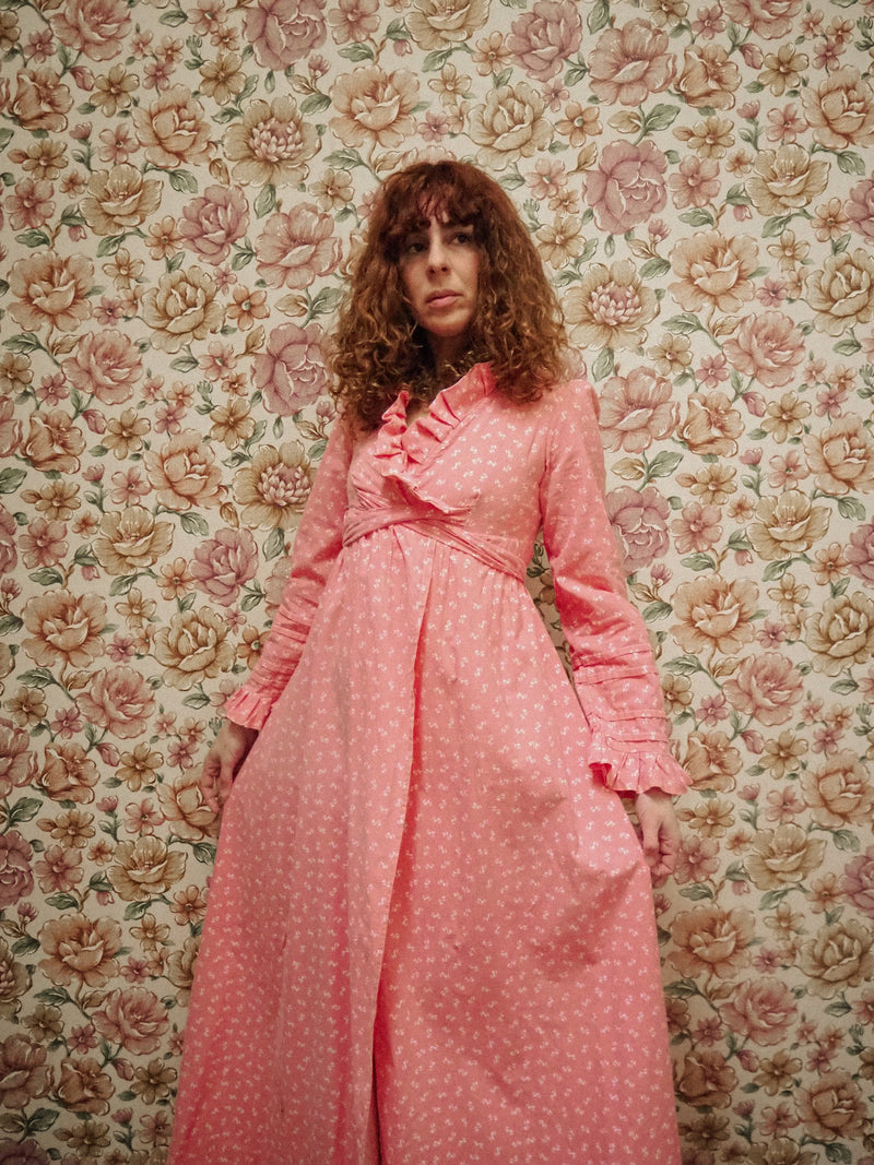 THE POESIE - 1970s Vintage Laura Ashley Coral Robe - Size XS/S