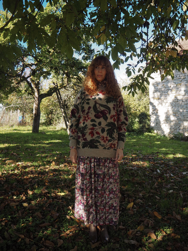 MERLOT - 1980s Vintage Laura Ashley hand-knitted embroidered fruits and floral jumper - Size M/L