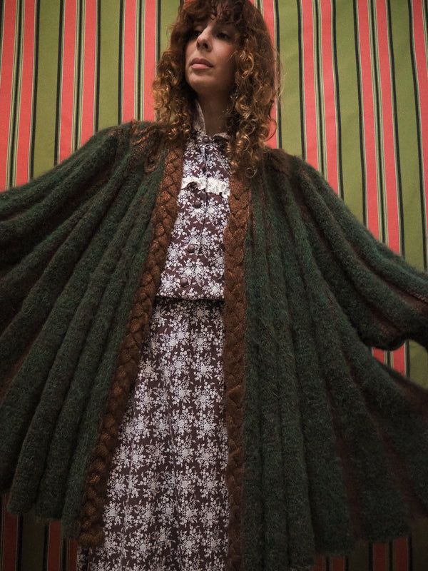 ECORCE - 1970s Vintage Mary Farrin Forest Green and Brown Cardigan - Free Size