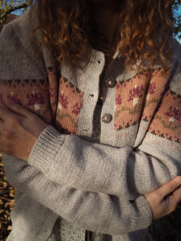 HEATHER - 1980s Vintage Soft Grey Wool Cardigan - Size S/M